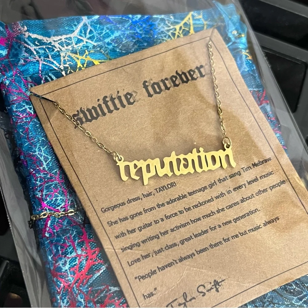 Taylor Swift Gold Plated Reputation Necklace - Picture 6 of 6